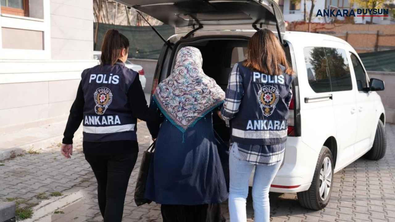 Ankara'da çöpten yemek toplama numarası yapan kadın dilenci yakalandı