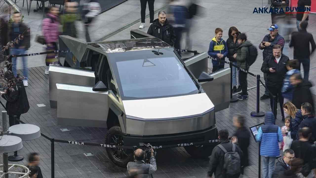 Tesla'nın elektrikli kamyoneti Cybertruck, Ankara'da sergileniyor!