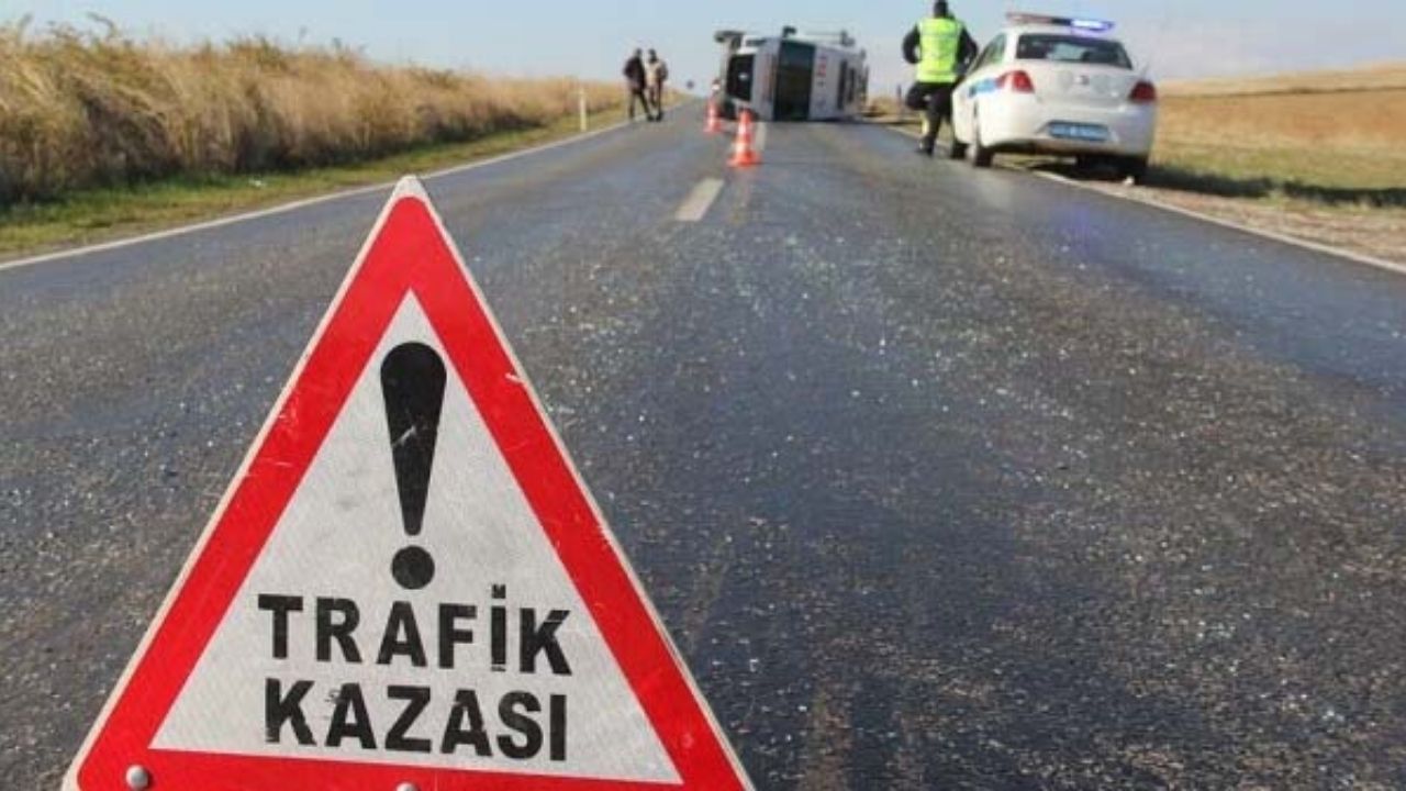Ankara'da kamyon kontrolden çıktı otobüse çarptı! 1 ölü, 5 yaralı