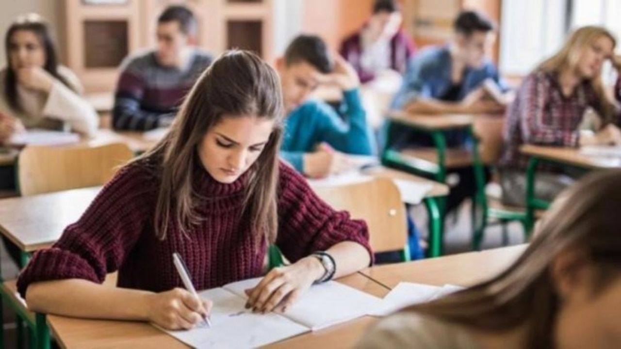 Liselerde zorunlu eğitim süresi kısalacak mı, lise 3 yıla mı düşecek?
