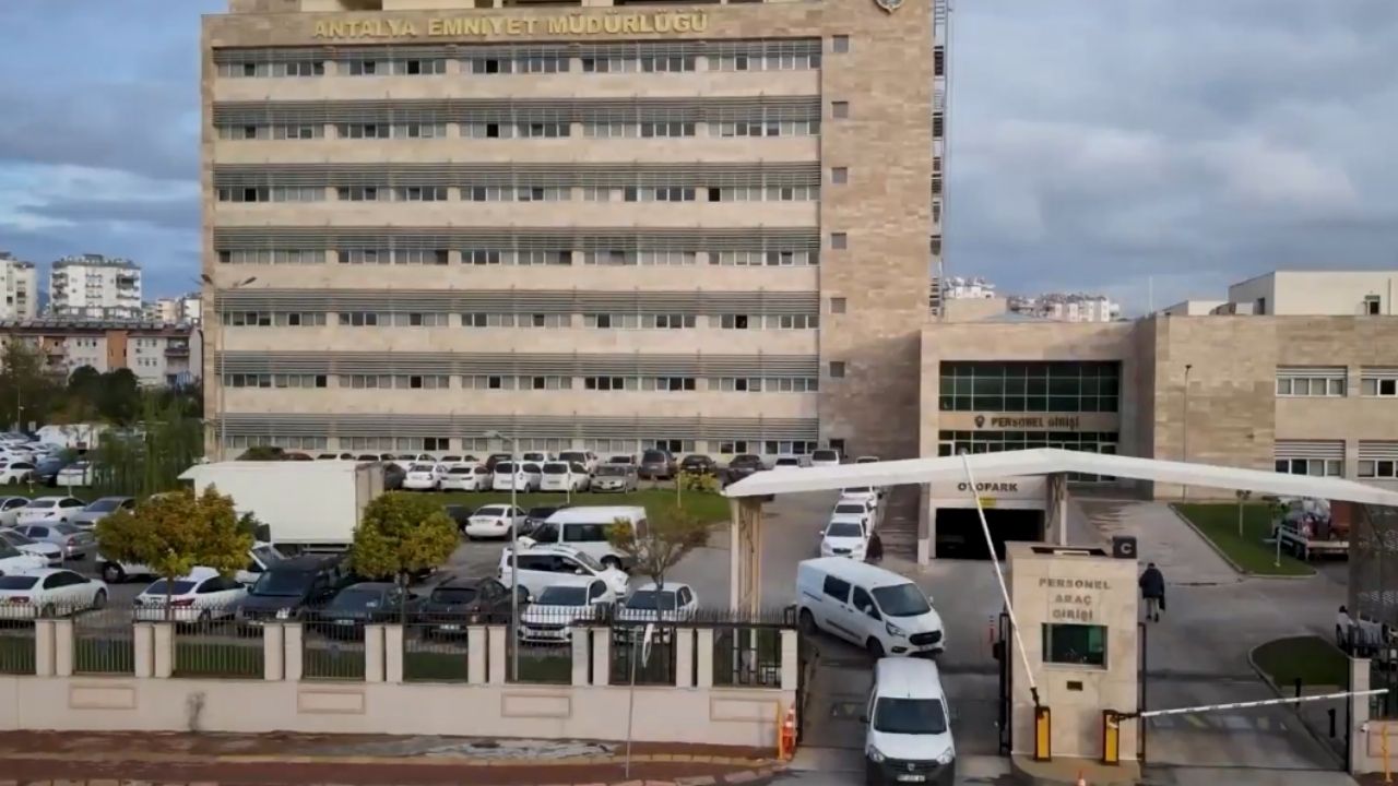 17 ilde dolandırıcı şebekelerine yönelik operasyon! 73 tutuklu