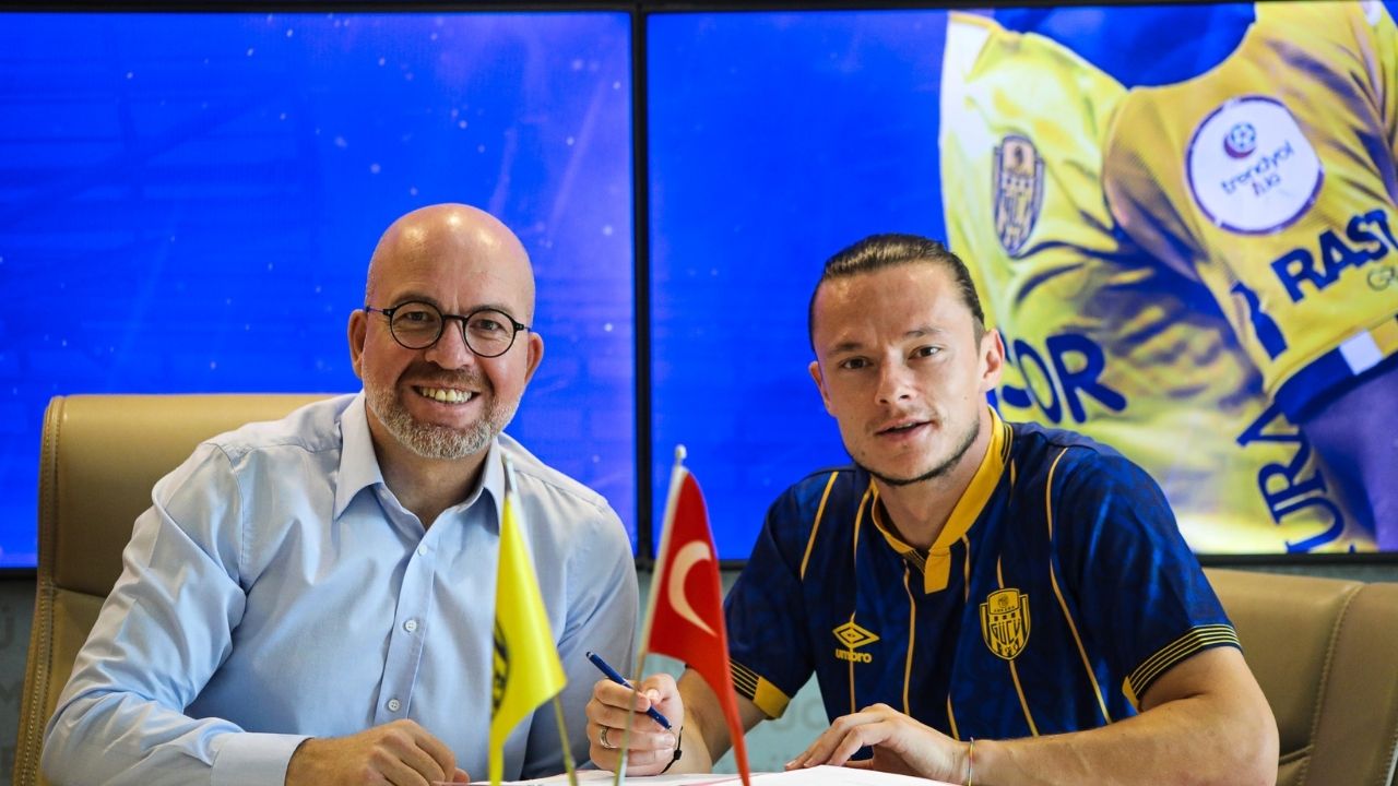 Ankaragücü'nden transferin son saatlerinde Nico Schulz duyurusu geldi